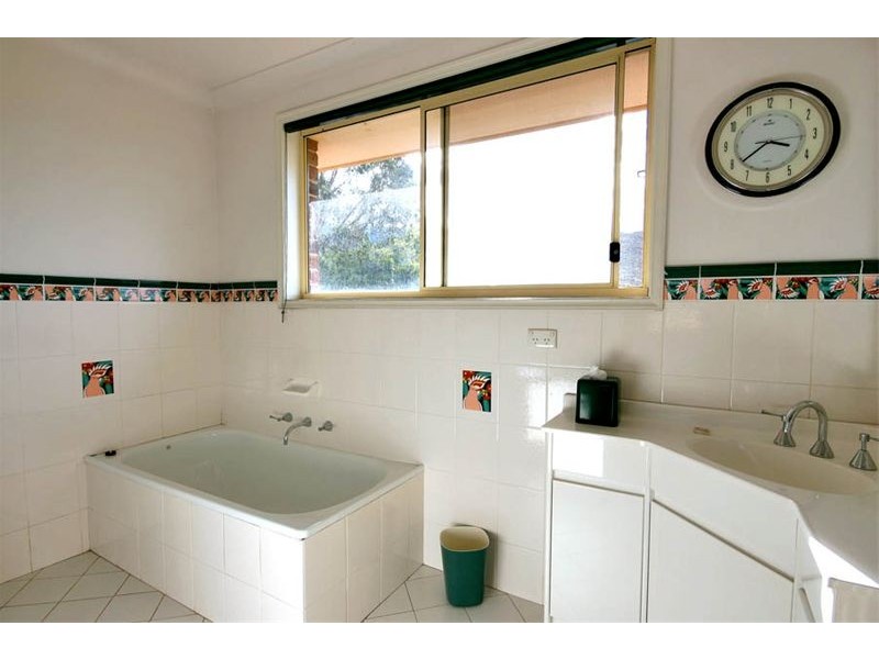 14 Seabreeze Place, Thirroul NSW 2515