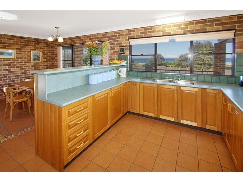 8  Mary Street, Thirroul NSW 2515