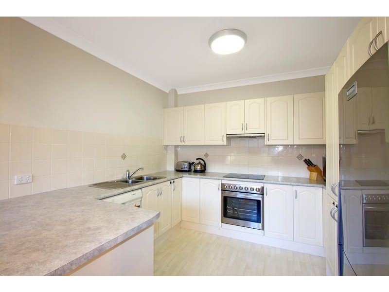 19/14  Raymond Road, Thirroul NSW 2515