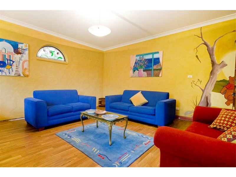8 McCauley Street, Thirroul NSW 2515