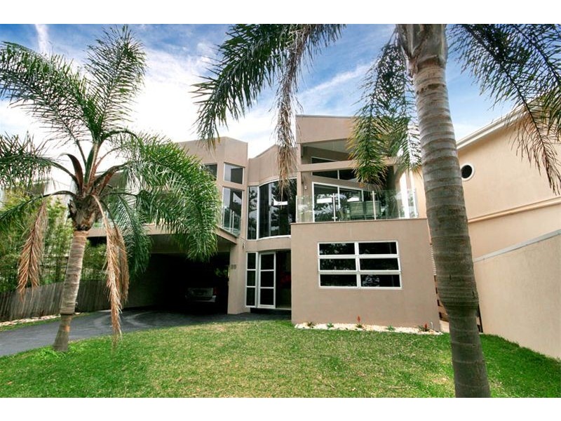 35 The Esplanade, Thirroul NSW 2515