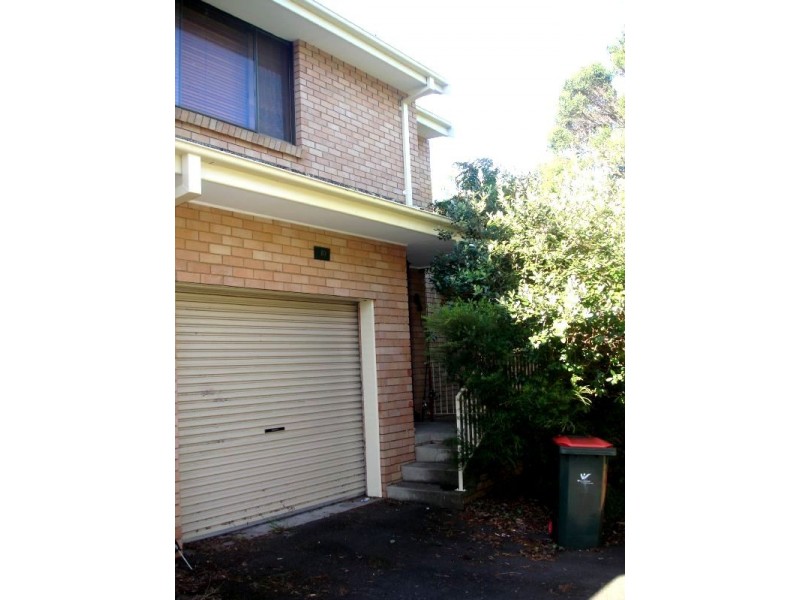 10/11  Cochrane Road, Thirroul NSW 2515