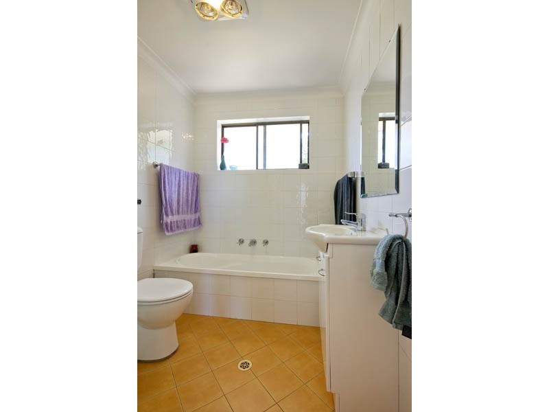 3/8  Kiandra Road, Woonona NSW 2517