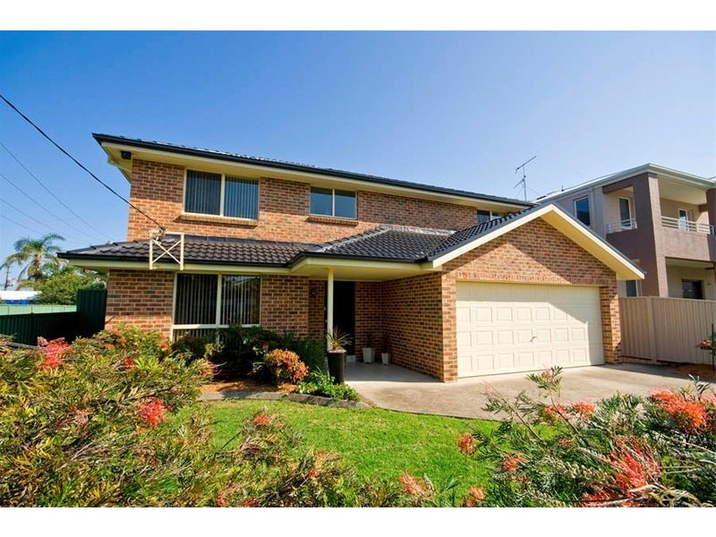 13  Godolphin Street, Bulli NSW 2516