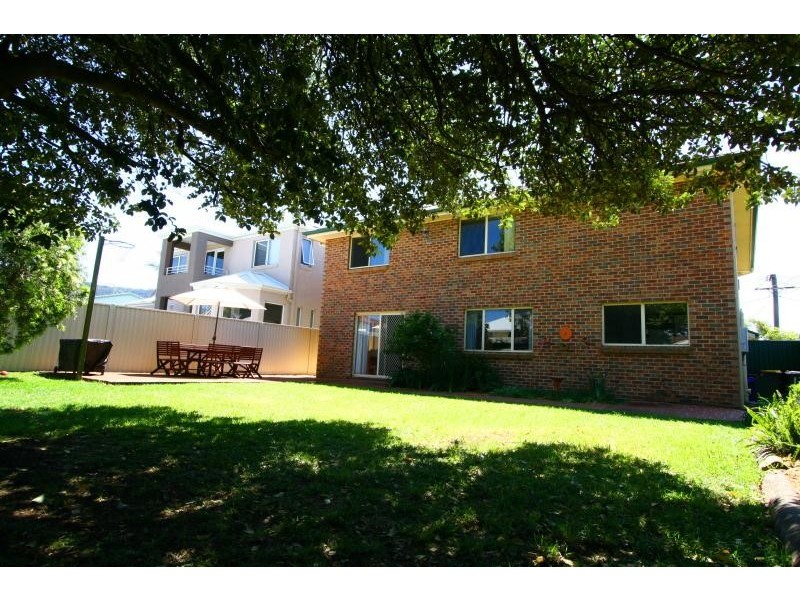 13  Godolphin Street, Bulli NSW 2516