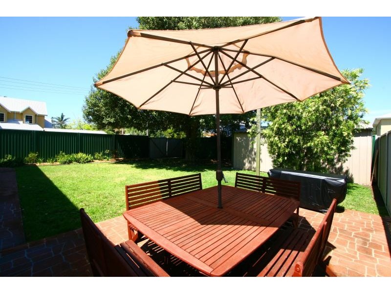 13  Godolphin Street, Bulli NSW 2516