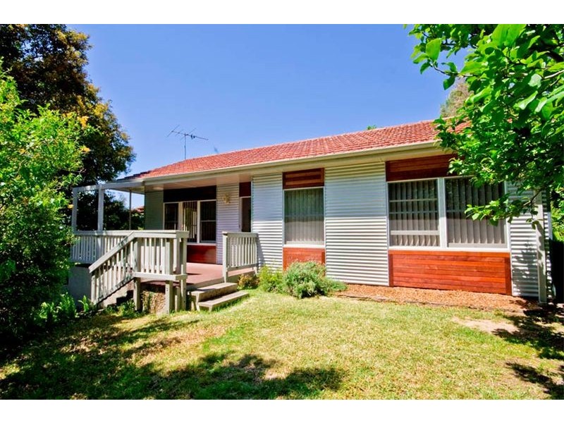 8  Seafoam Avenue, Thirroul NSW 2515
