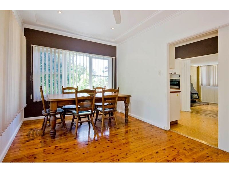 8  Seafoam Avenue, Thirroul NSW 2515