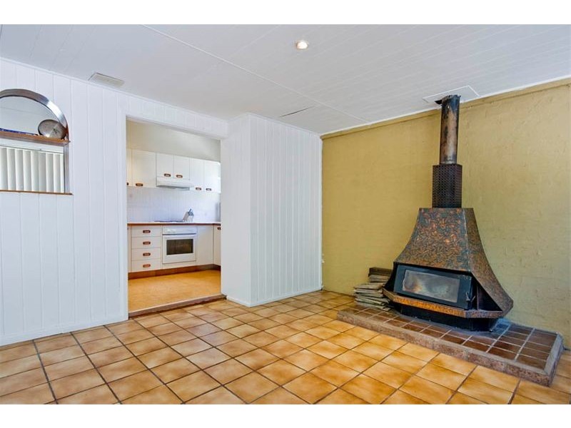 8  Seafoam Avenue, Thirroul NSW 2515