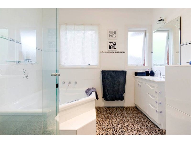 63  Princes Highway, Thirroul NSW 2515