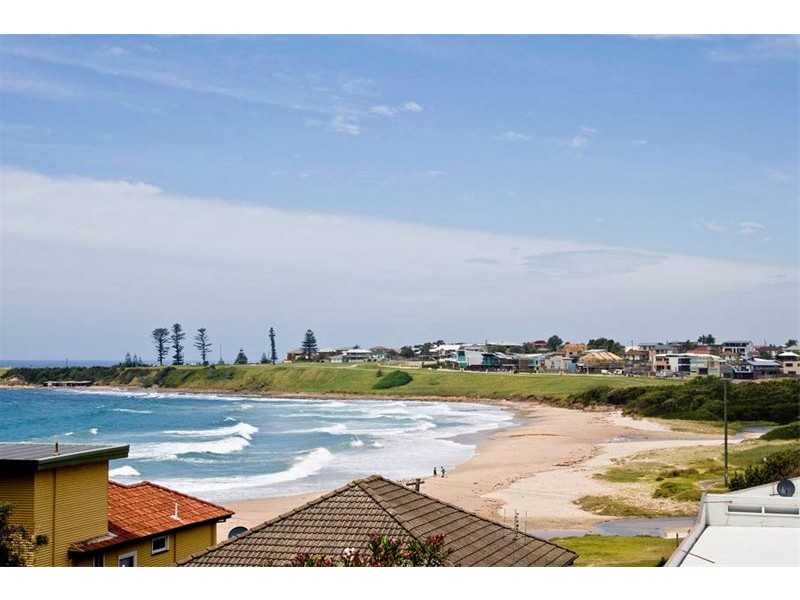 9 Woodland Avenue, Thirroul NSW 2515