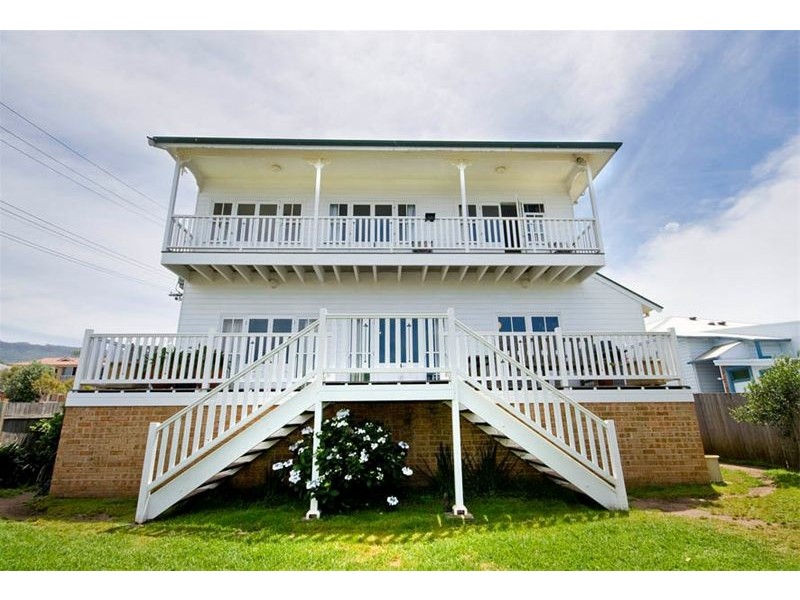9 Woodland Avenue, Thirroul NSW 2515