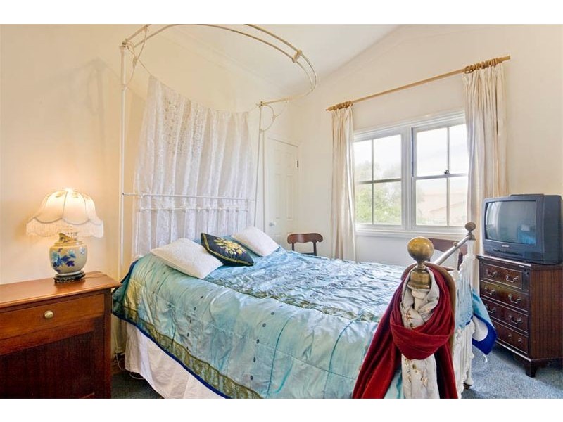 9 Woodland Avenue, Thirroul NSW 2515