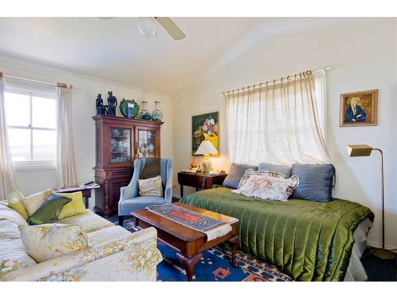 9 Woodland Avenue, Thirroul NSW 2515