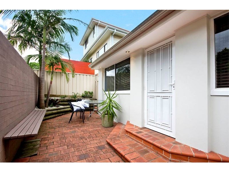 27 Redman Avenue, Thirroul NSW 2515
