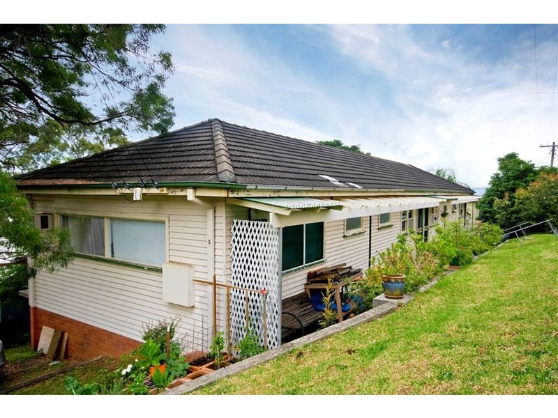 5 Virginia Terrace, Thirroul NSW 2515