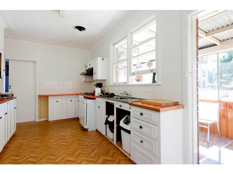 17  Austin Street, Woonona NSW 2517