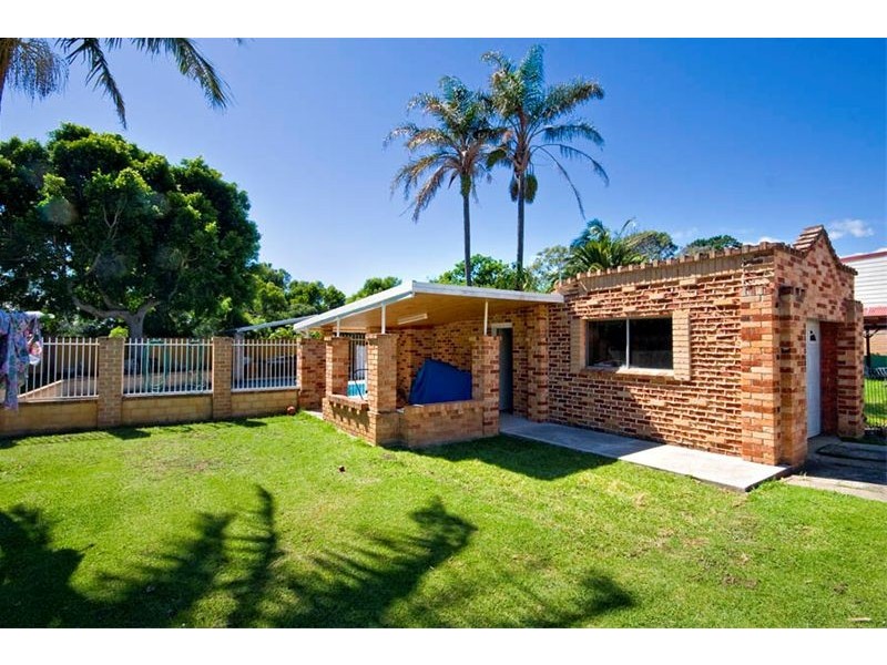 17  Austin Street, Woonona NSW 2517