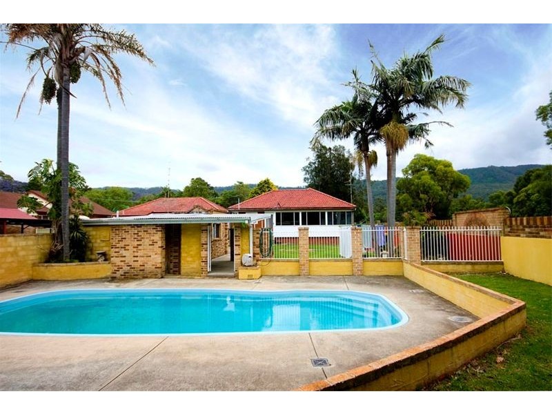 17  Austin Street, Woonona NSW 2517