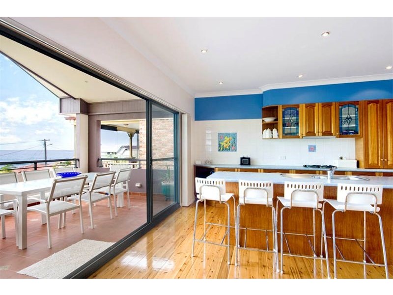 753 Lawrence Hargrave Drive, Coledale NSW 2515
