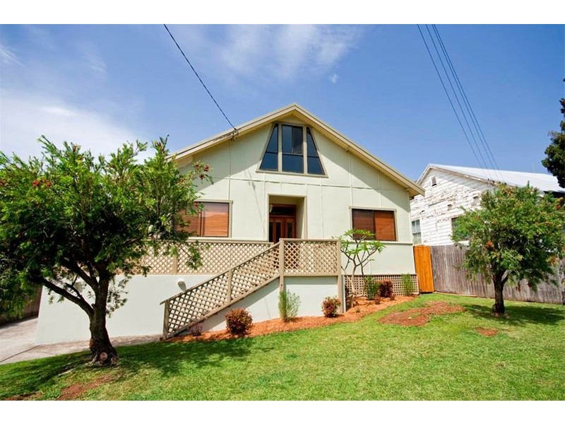 30  The Waves, Thirroul NSW 2515