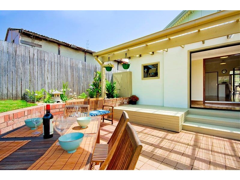 30  The Waves, Thirroul NSW 2515
