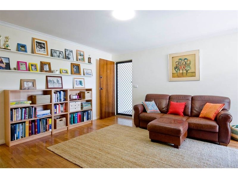 1/17  Henley Road, Thirroul NSW 2515