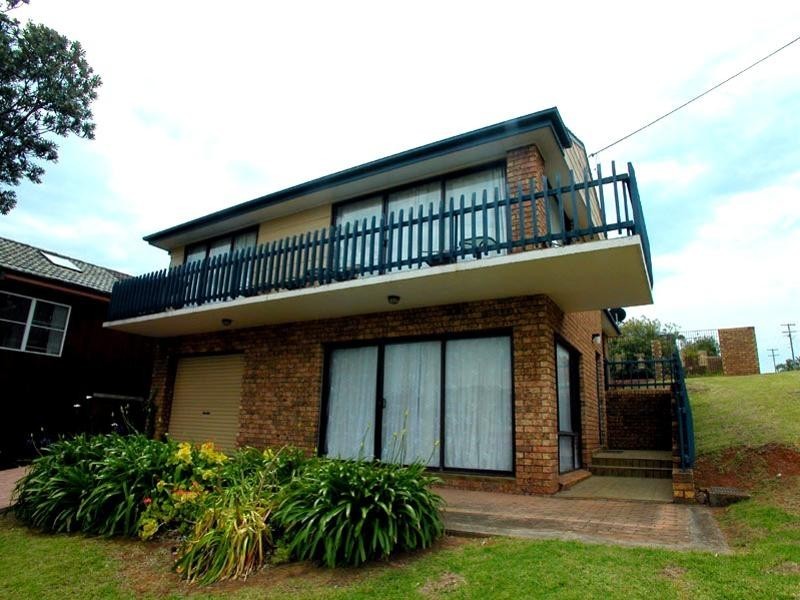 12 Corbett Avenue, Thirroul NSW 2515