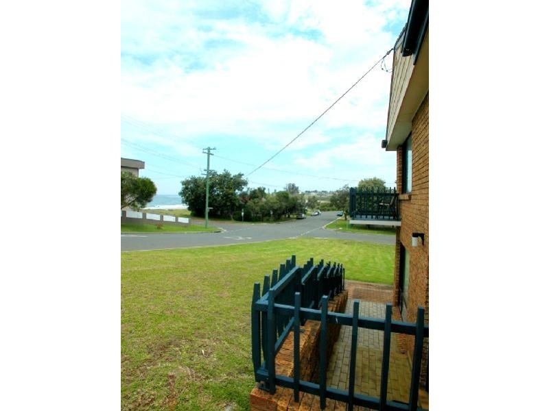 12 Corbett Avenue, Thirroul NSW 2515