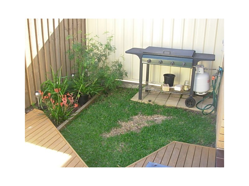 2/1  The Avenue, Bellambi NSW 2518