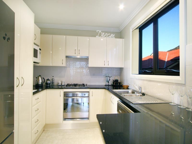 3/6  Barker Street, Balgownie NSW 2519