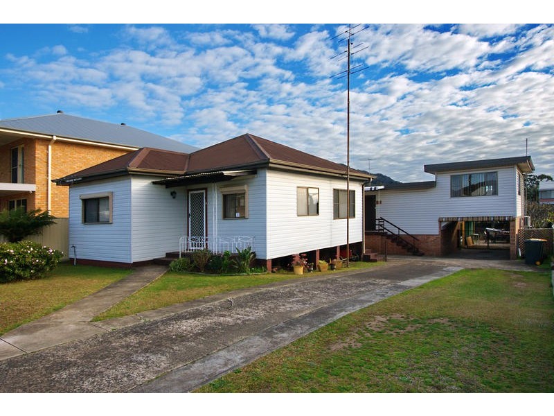 4  Lawson Street, Fairy Meadow NSW 2519