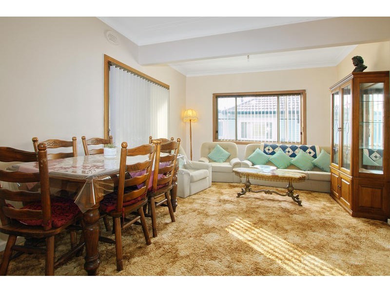 4  Lawson Street, Fairy Meadow NSW 2519