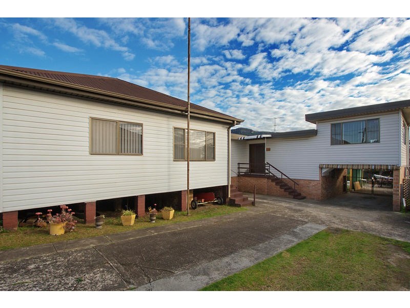 4  Lawson Street, Fairy Meadow NSW 2519