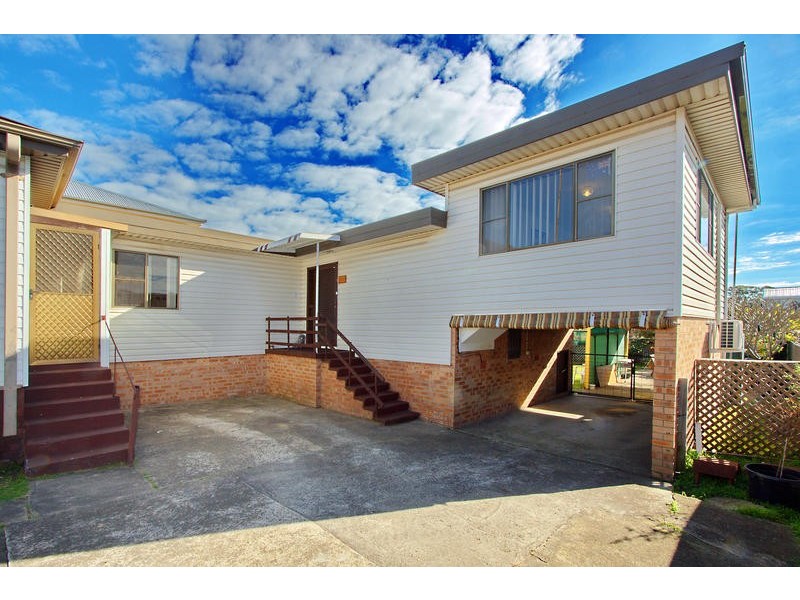 4  Lawson Street, Fairy Meadow NSW 2519