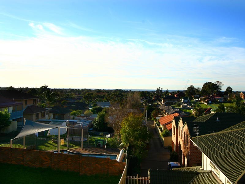 4/6  Barker Street, Balgownie NSW 2519