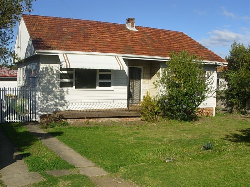 13  Carroll Rd, Corrimal NSW 2518