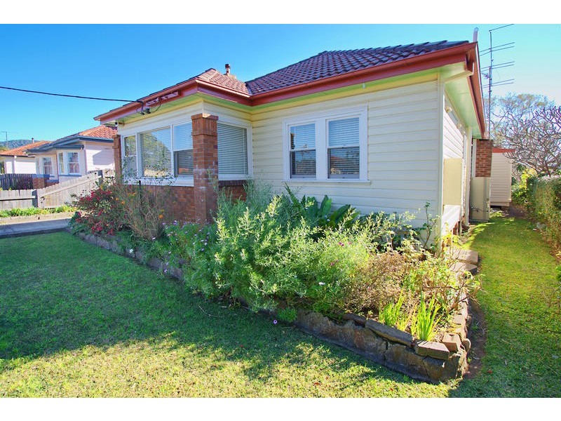 32   Smith Street, Fairy Meadow NSW 2519