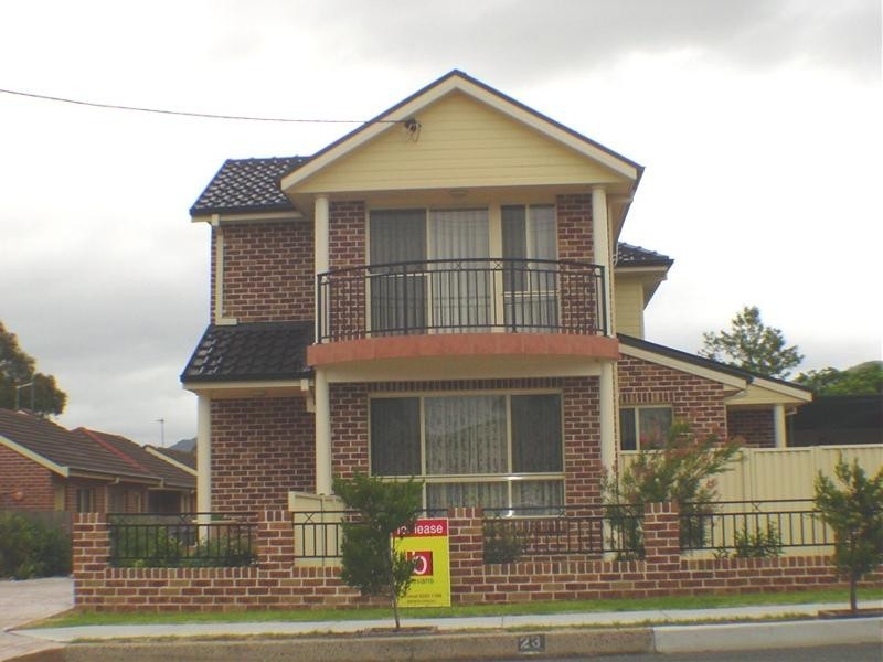 2/23  Francis Street, Corrimal NSW 2518