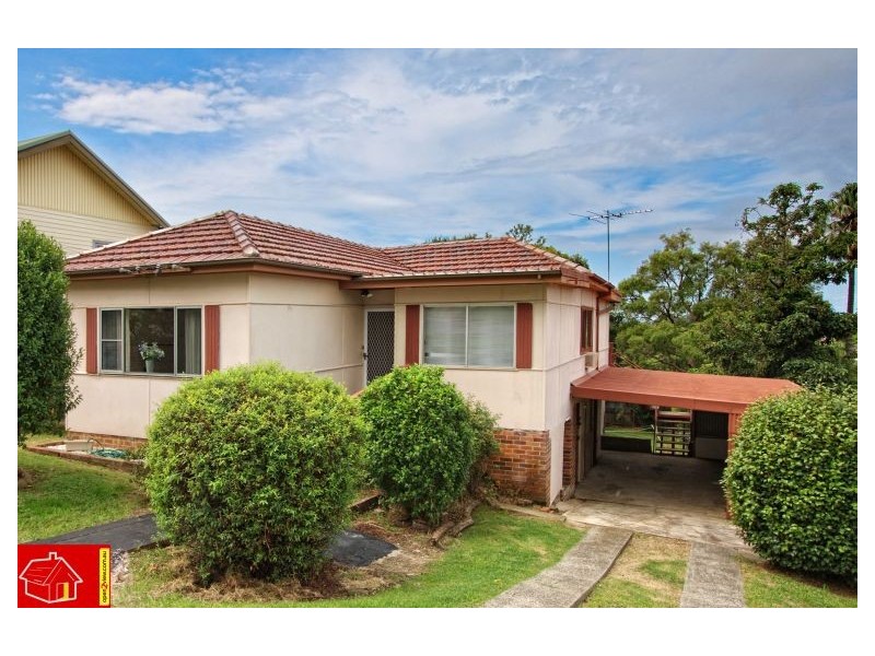 15 Mountain Avenue, Woonona NSW 2517