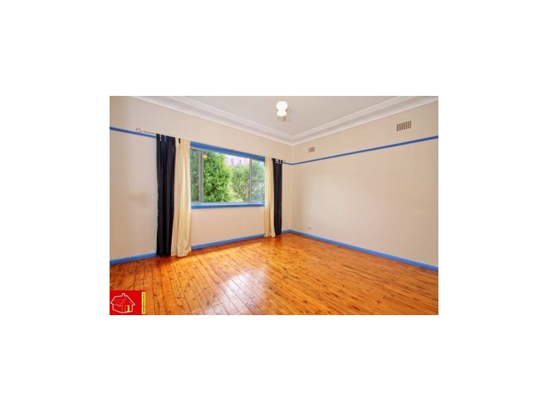 15 Mountain Avenue, Woonona NSW 2517