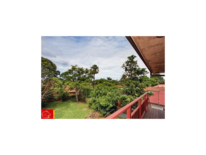 15 Mountain Avenue, Woonona NSW 2517