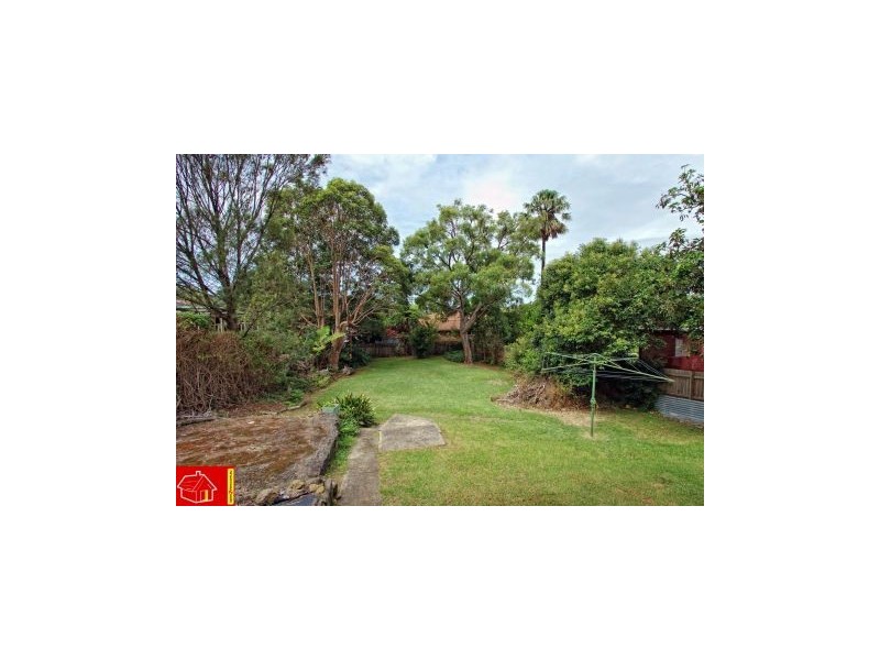 15 Mountain Avenue, Woonona NSW 2517