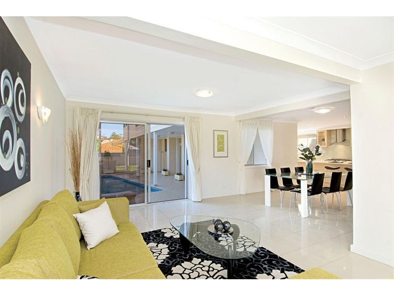 26 Ocean Street, Thirroul NSW 2515