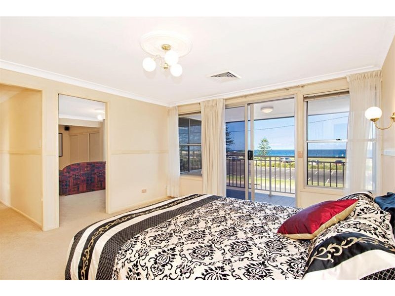 26 Ocean Street, Thirroul NSW 2515