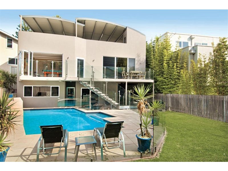 35 The Esplanade, Thirroul NSW 2515