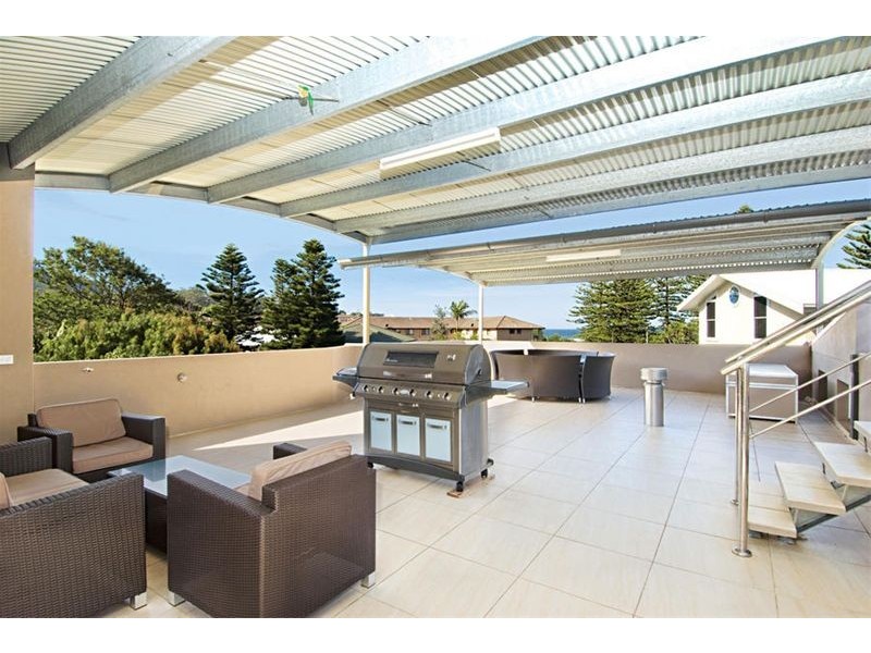 35 The Esplanade, Thirroul NSW 2515