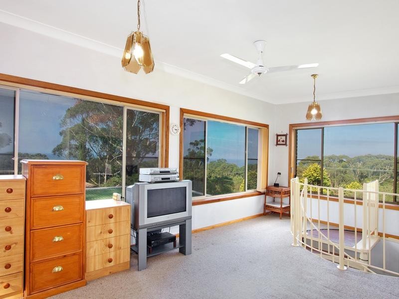 32 Highlands Parade, Bulli NSW 2516