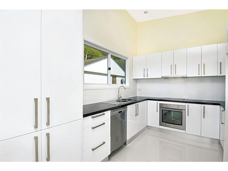 42 The Crescent, Helensburgh NSW 2508