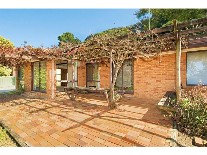 26 Buttenshaw Drive, Coledale NSW 2515